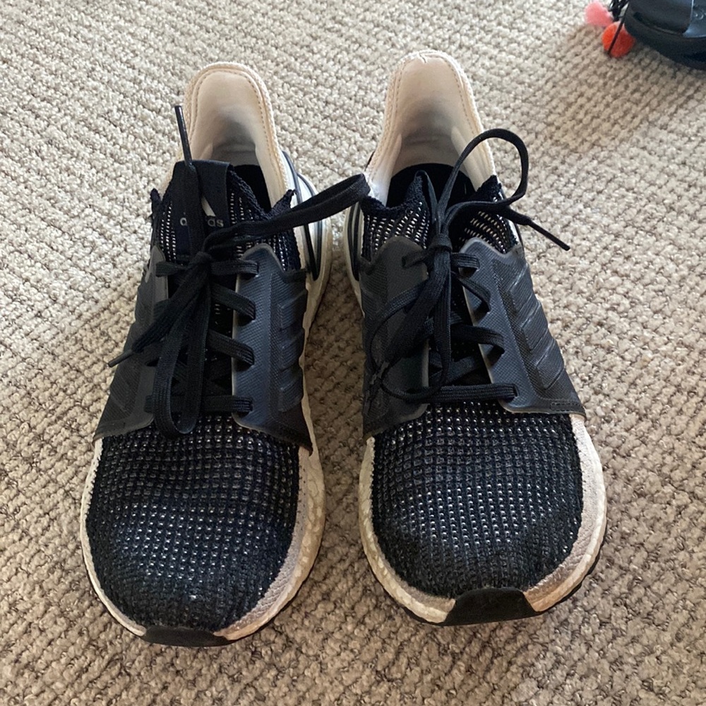 Size 8 Adidas ultraboosts.